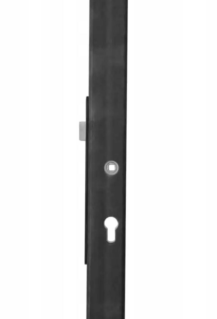 Belka słupek 50x30x1.5m z zamkiem 90 2