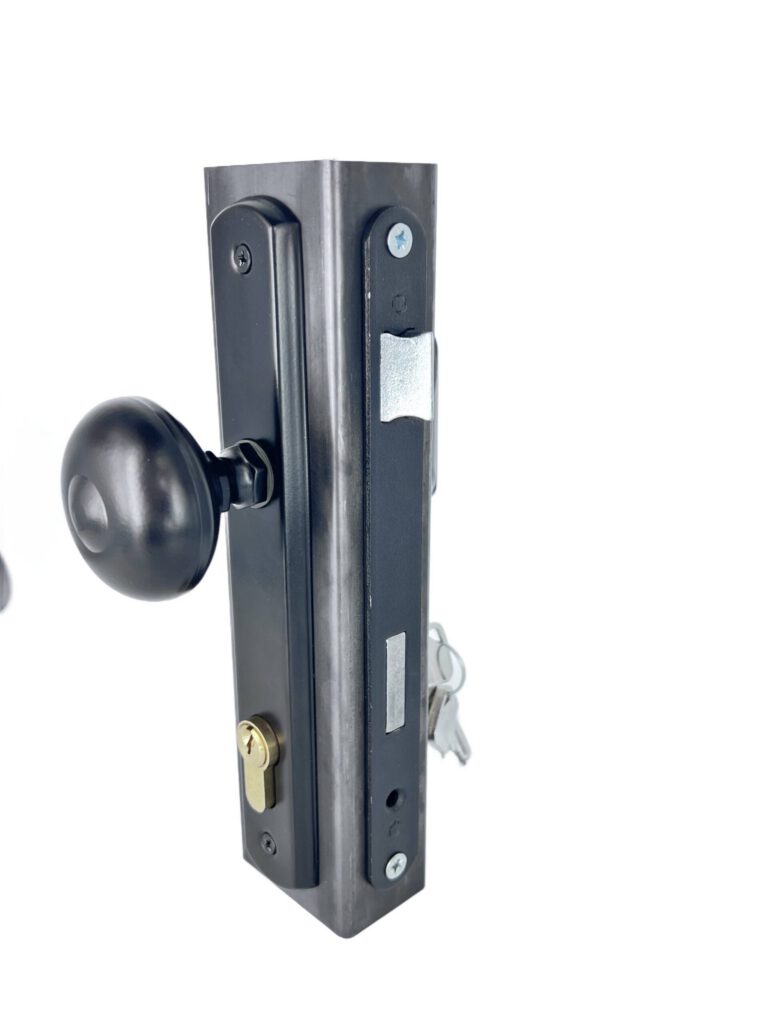 Kaseta 60x40 z zamkiem, gałko-pochwytem ,wkładką 2