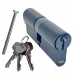 Kaseta 60x40 z zamkiem klamka wkładką w kolorze czarnym zestaw do furtki 7