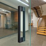 Pochwyt do drzwi dwustronny prostokątny stalowy w kolorze czarnym 40x500mm uniwersalny 3