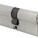 Wkładka bębenkowa Y150 30/50 w kolorze satynowym do drzwi ogrodzenia 2