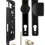 Zestaw do furtki komplet furtkowy gałko-pochwyt prawy zamek wąski wkładka